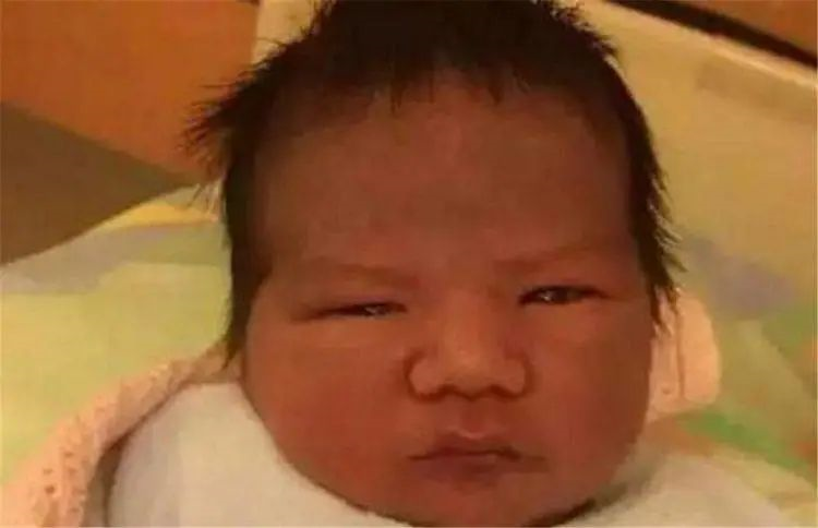 懷疑孩子非親生，夫妻偷做親子鑒定，竟是正規醫院新生兒被抱錯？
