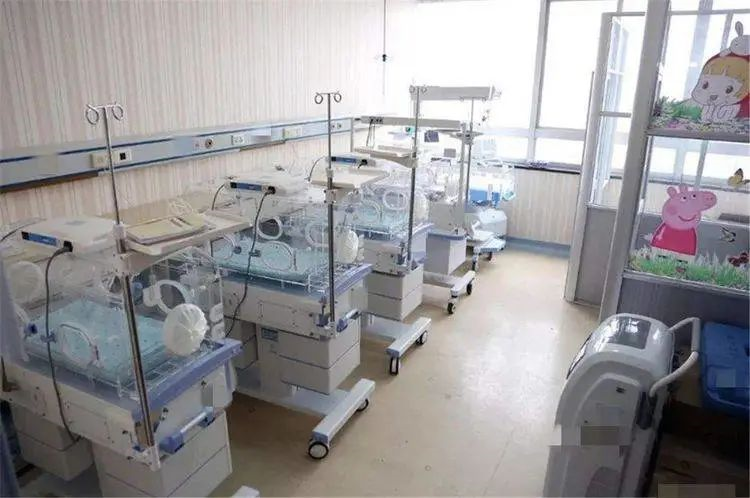 懷疑孩子非親生，夫妻偷做親子鑒定，竟是正規醫院新生兒被抱錯？