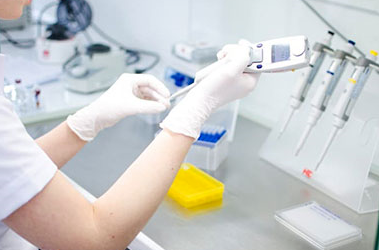 產婦醫院生下男嬰，后男嬰竟變成女嬰，親子鑒定后家屬樂了