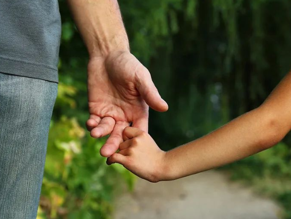 委托人懷疑孩子不是自己的怎么找隱私親子鑒定機構做親子鑒定？