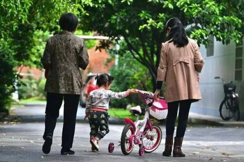 親子鑒定結果記錄：在復雜的婚姻關系中悄然升溫的親子鑒定