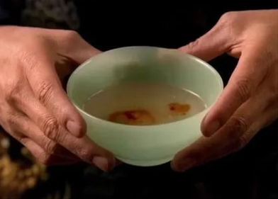 偏信&ldquo;滴血認親&rdquo;雙方親屬血液相融于清水引鬧劇 DNA親子鑒定才可靠