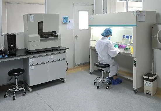 做親子鑒定到底是去醫(yī)院還是去有資質(zhì)的正規(guī)親子鑒定機(jī)構(gòu)？