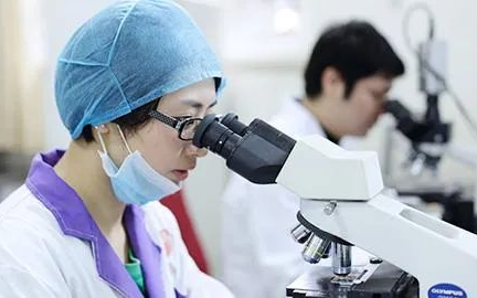 做親子鑒定到底是去醫(yī)院還是去有資質(zhì)的正規(guī)親子鑒定機(jī)構(gòu)？