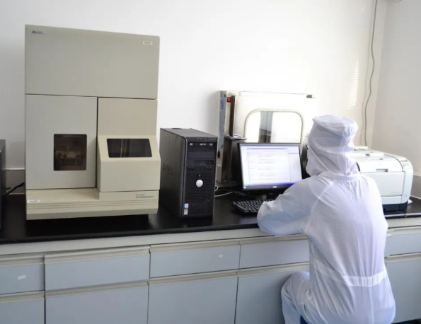 對比血清分類學測試和白細胞抗原測試，親子（緣）鑒定靠不靠譜？